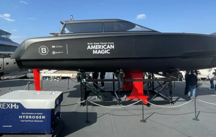 AXINTRA electric-hydrogen boat - American Magic